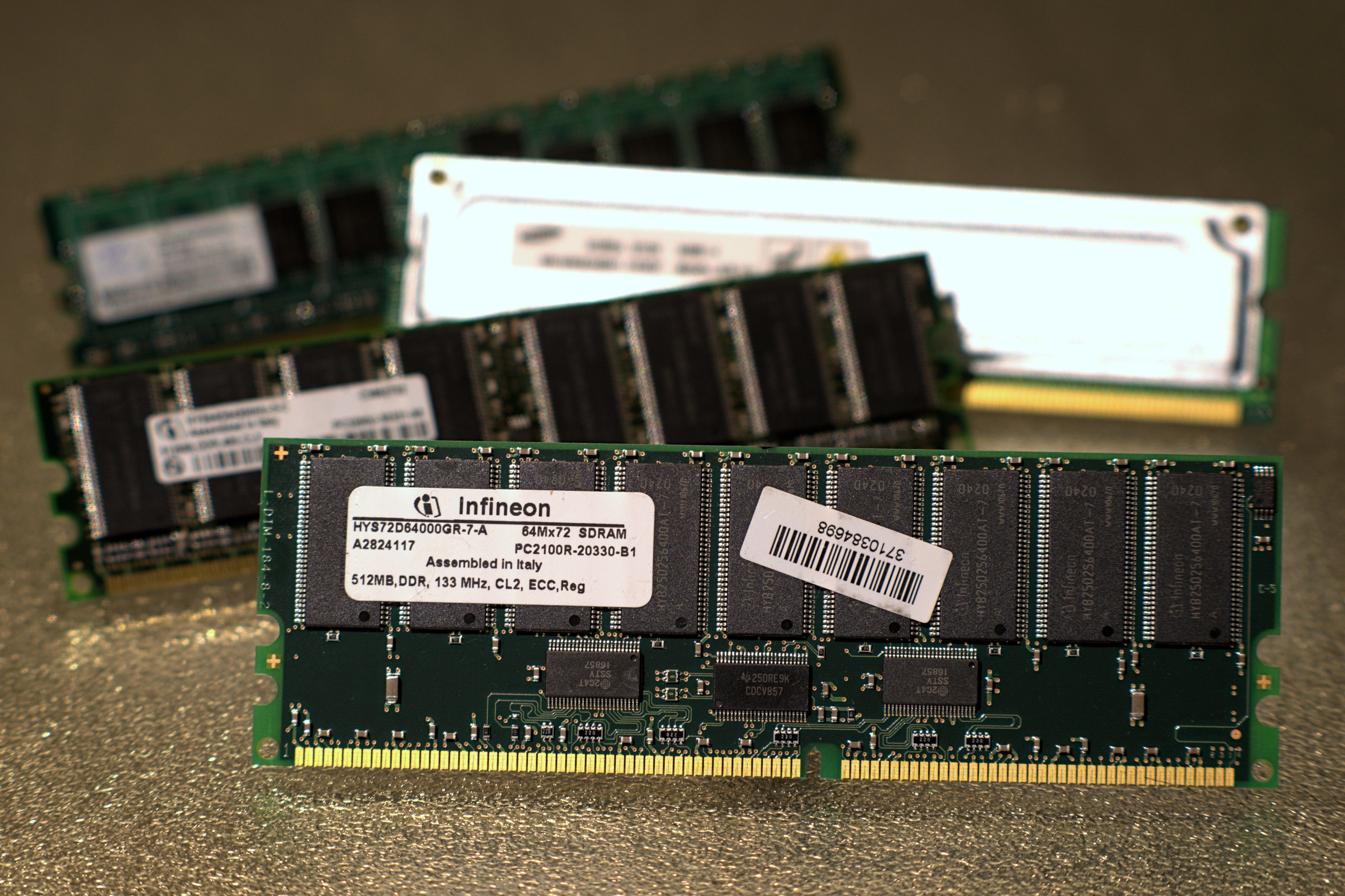 005 RAM DDRmitECC DDR RD DDR2 (3-1).jpg