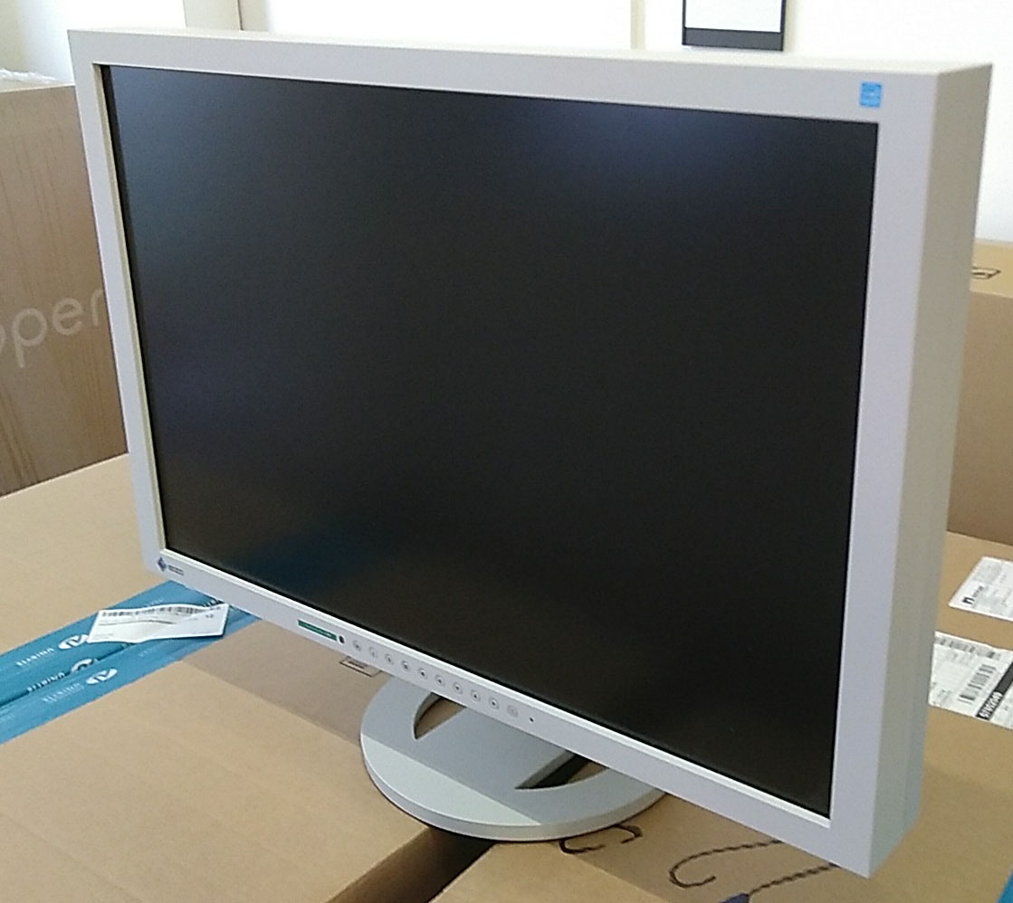 2022-01-15_eizo-monitor_24zoll_1.jpg