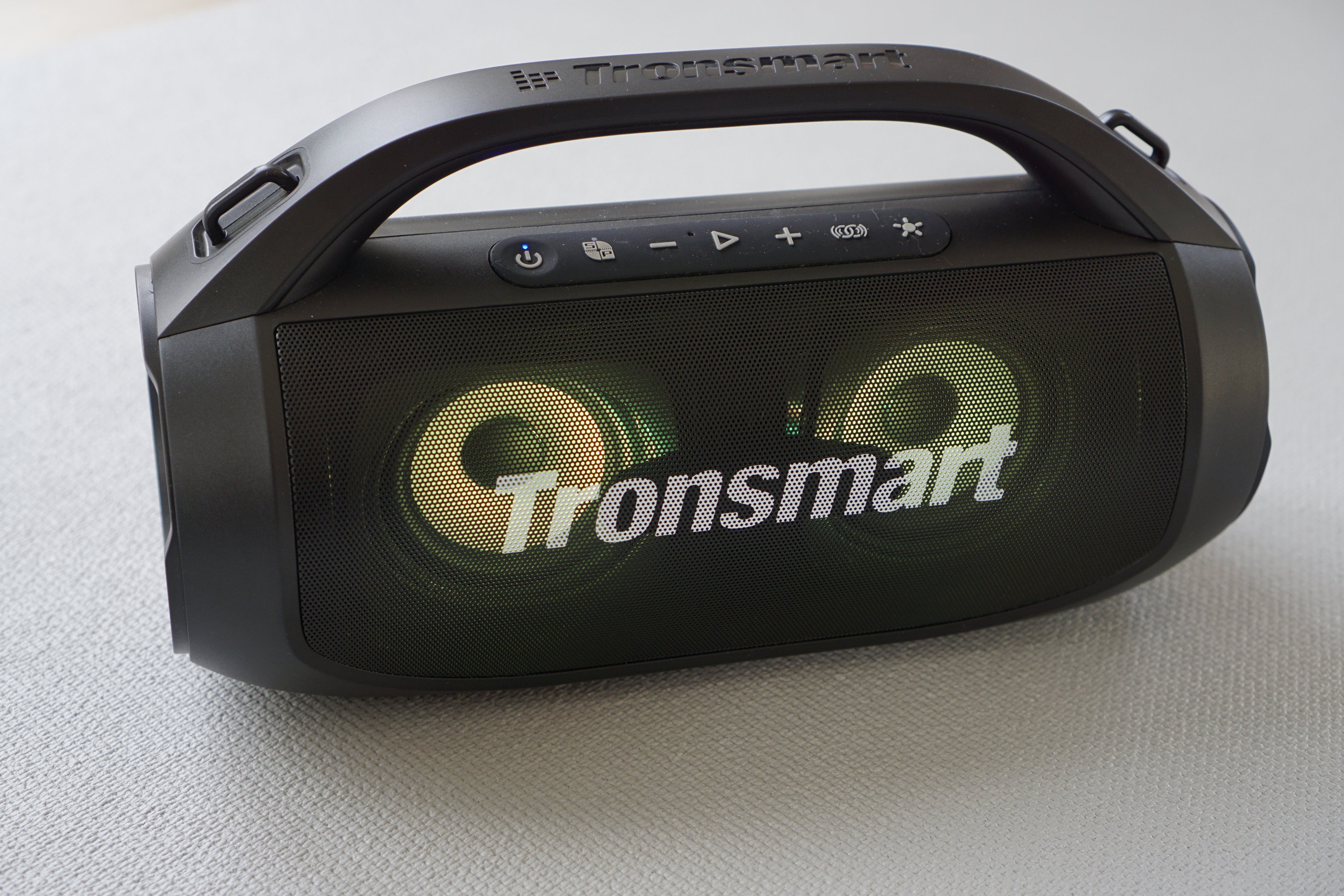 Tronsmart Bang SE, LEDs vorne