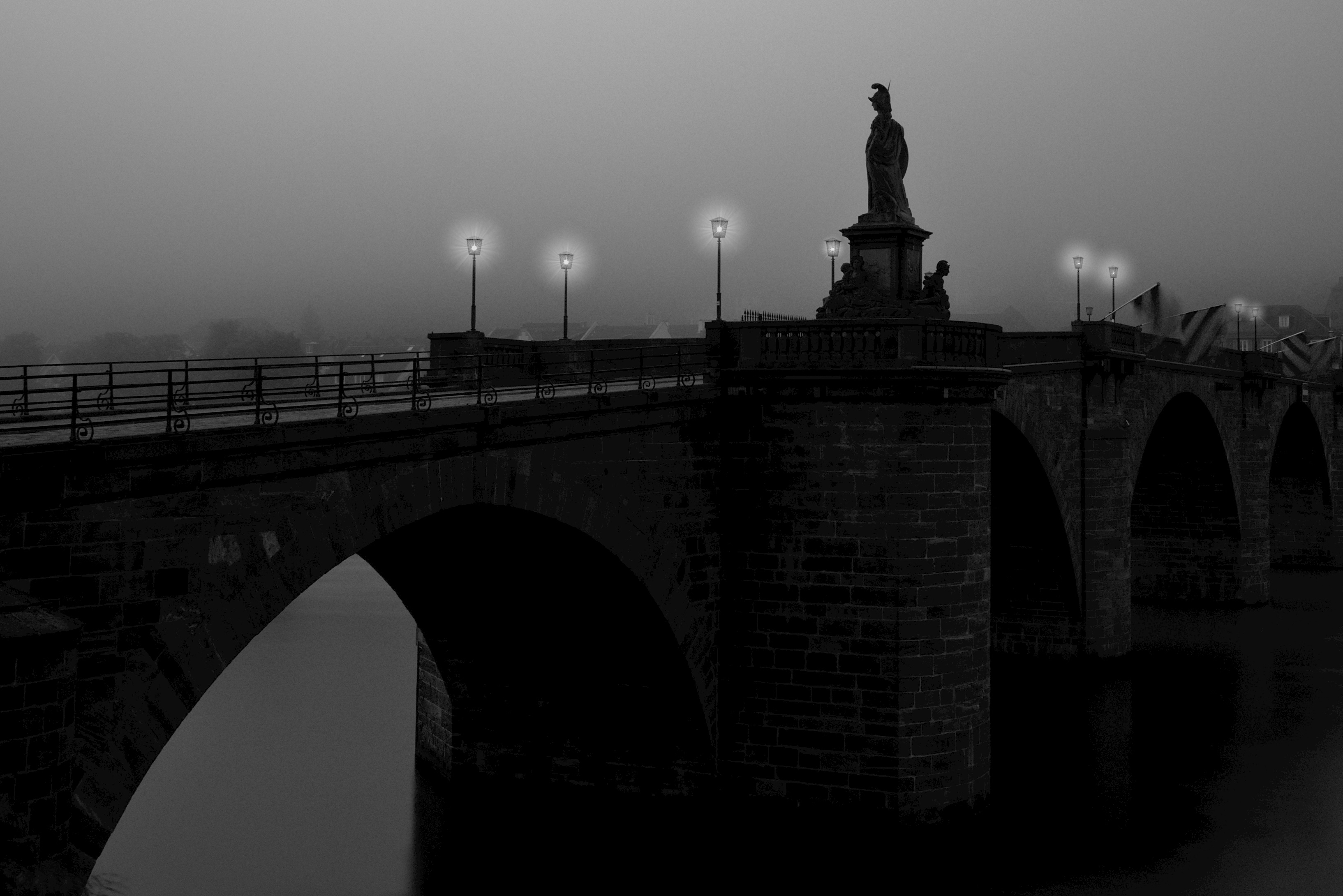 EvilSquirrel seine Bruecke -1.jpg