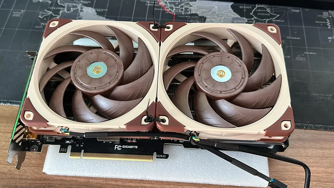 gigabyte-rtx-4070-ti-deshroud-with-noctua-fans-v0-2ndclh0ylufb1.webp