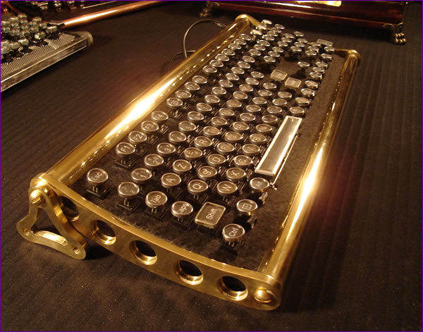 Meccanismo-Complesso-Von-Slatt-steampunk-keyboard.jpg