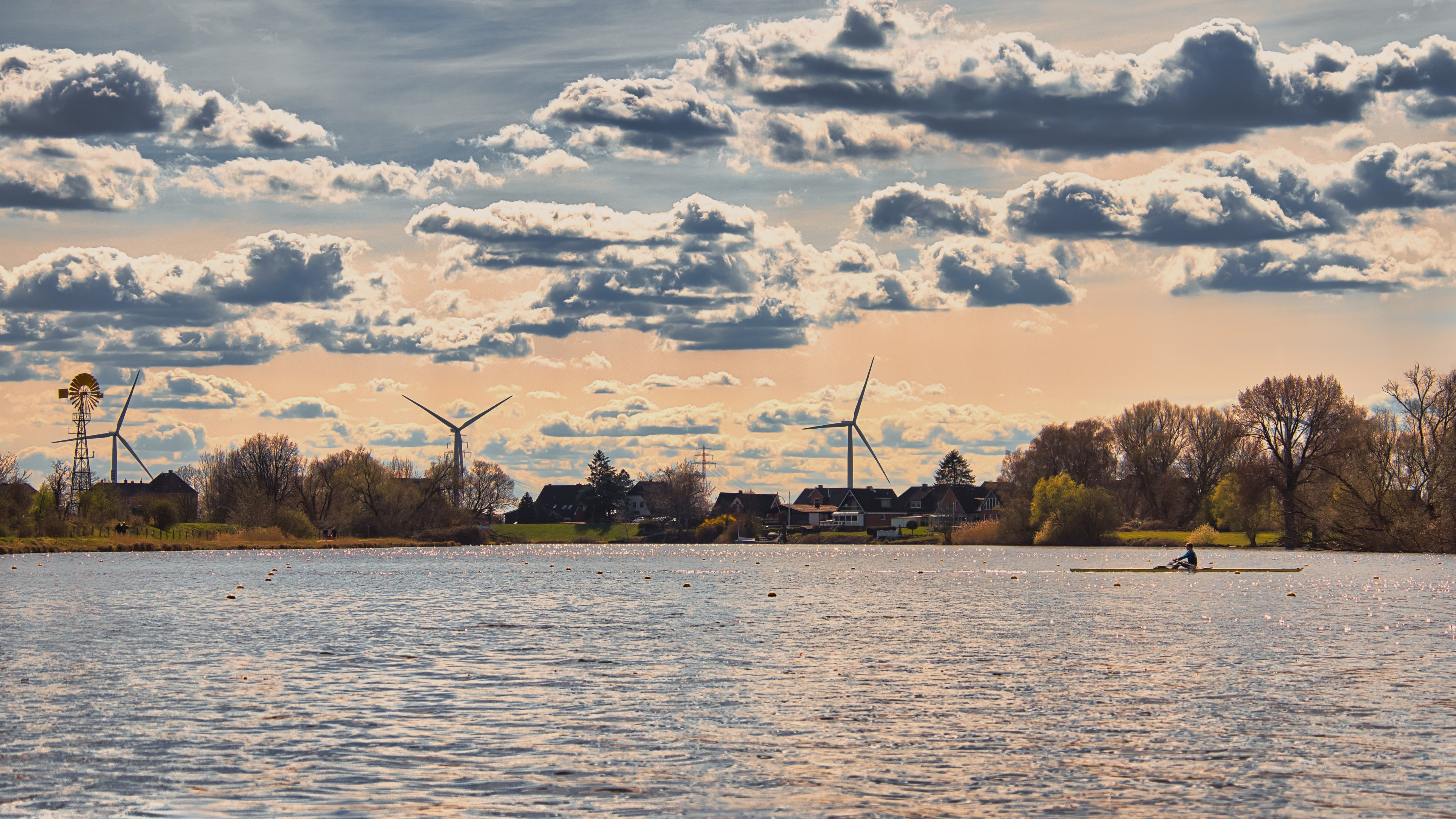 Metis-Hamburg-Dove Elbe.jpg