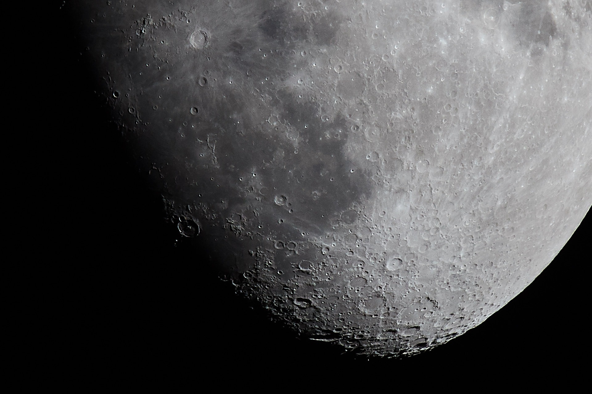 mond_600mm+1.4TC_crop.jpg