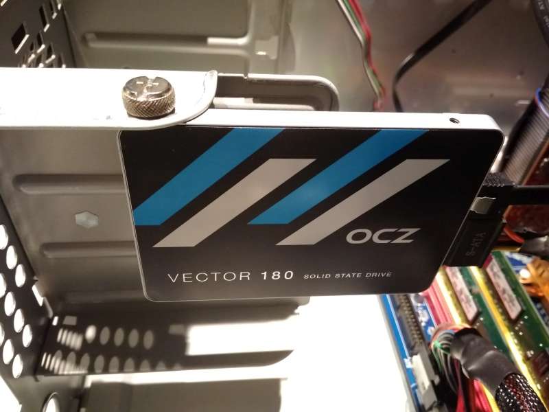 ocz_vector_180.jpg