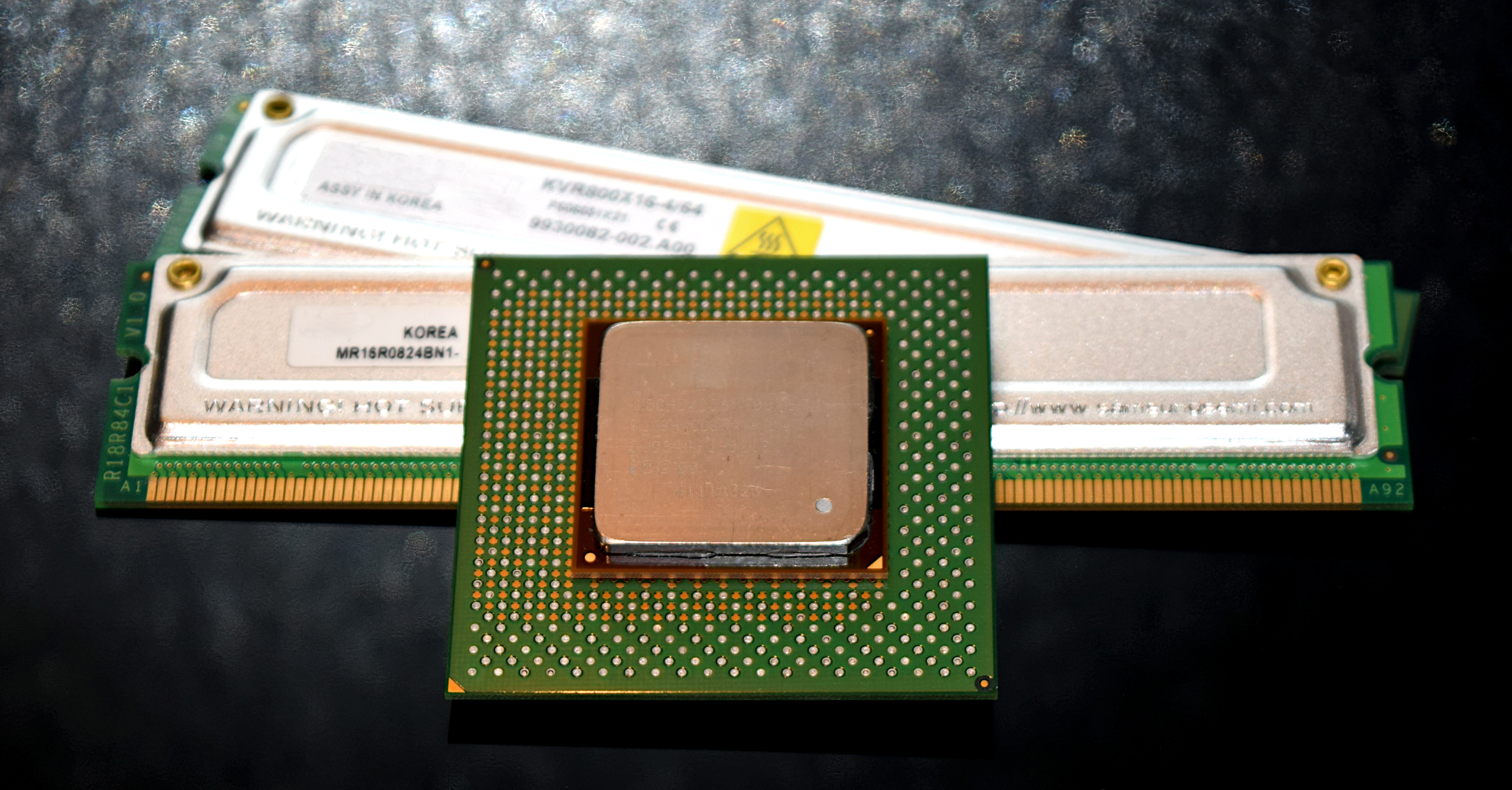 Pentium IV und Rambus (1- ohne Text).JPG