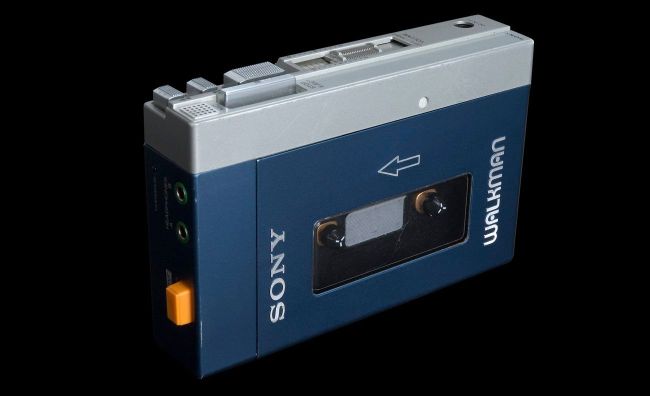 Sony-Walkman-model-TPS-L2-1.jpg